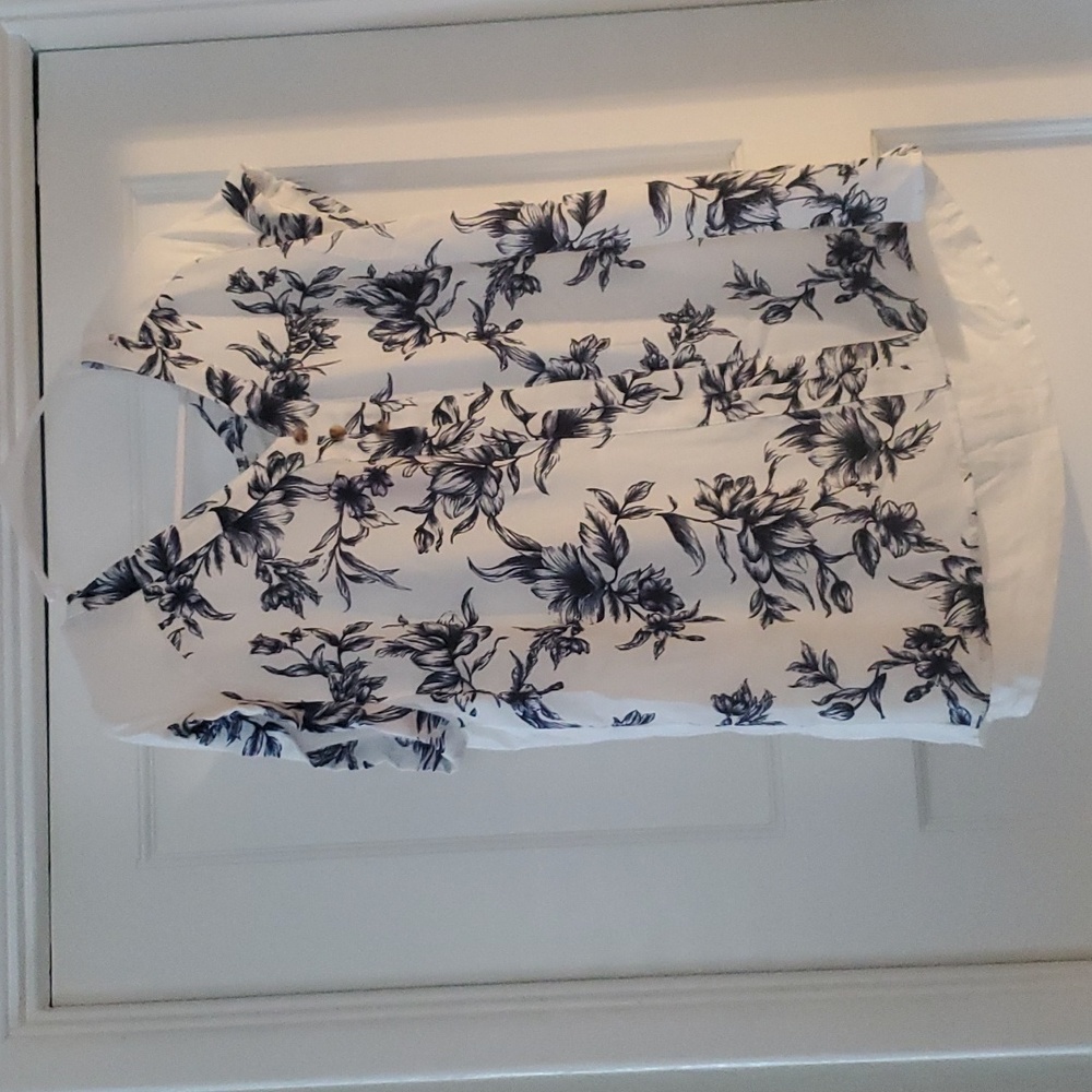 Blue and white floral top